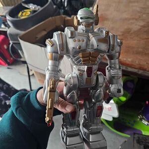 FENG YUAN SPACE WISER SILVER BERSERKER 18" SUPER ROBOT